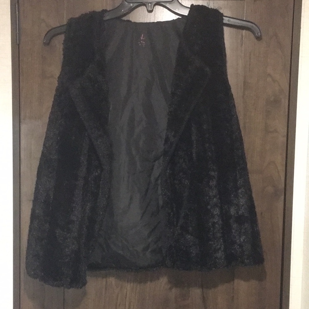 Girls faux fur vest